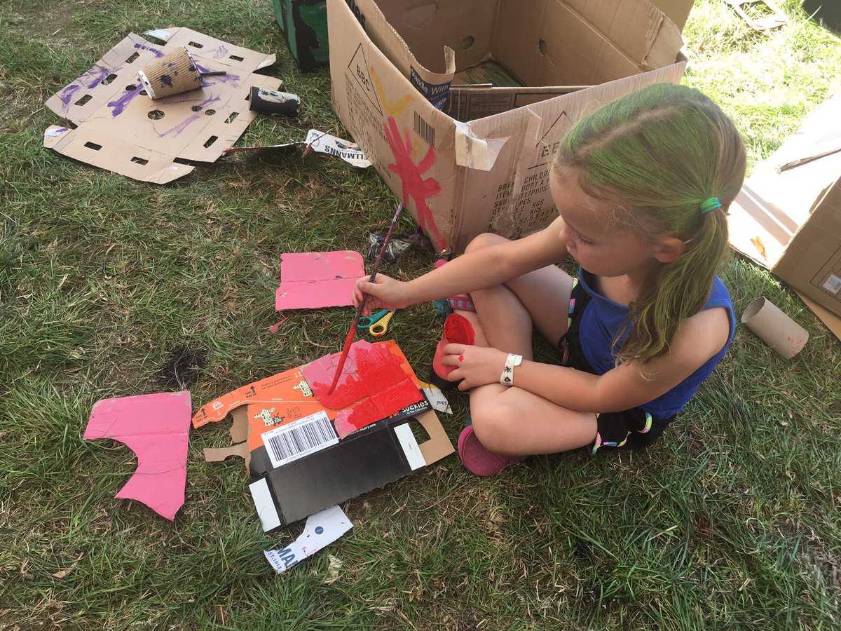 BrilliantBuilds's tweet photo. Thank you @Scolaquip ! We still had some paint leftover and took it to #carfestsouth where it was put to excellent use! Fab colours! Thanku! https://t.co/bgJk8dwvTU