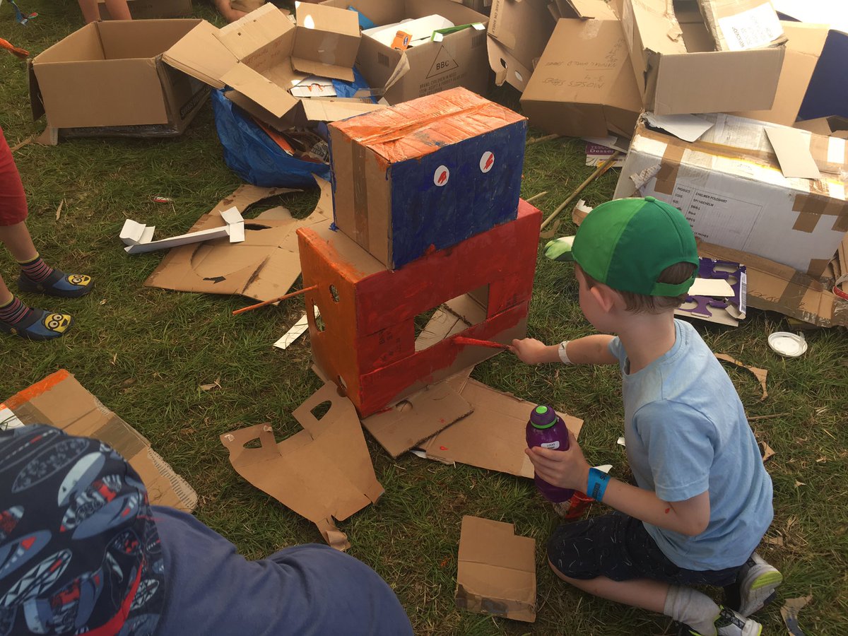 BrilliantBuilds's tweet photo. Thank you @Scolaquip ! We still had some paint leftover and took it to #carfestsouth where it was put to excellent use! Fab colours! Thanku! https://t.co/bgJk8dwvTU