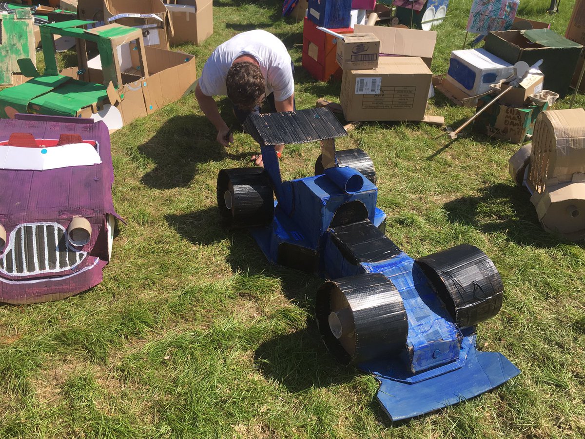 BrilliantBuilds's tweet photo. Thank you @Scolaquip ! We still had some paint leftover and took it to #carfestsouth where it was put to excellent use! Fab colours! Thanku! https://t.co/bgJk8dwvTU