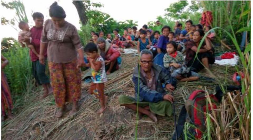TheinTheinHtun1's tweet photo. Teachers and villagers from Myawaddy and Khutai villages in northern Maungdaw Township are still hiding in Mayu Mountain.
#Save Rakhine https://t.co/6ue0vMOKmW