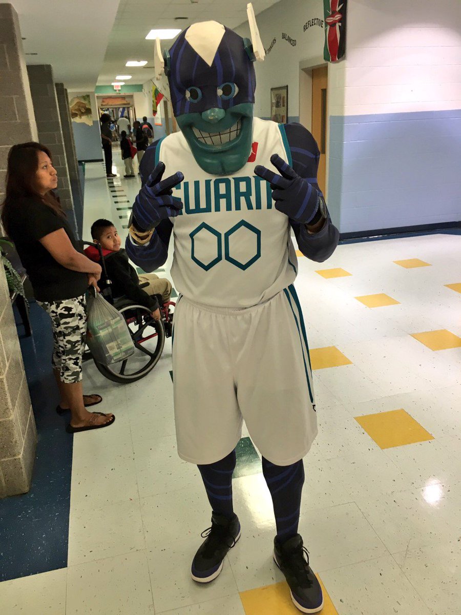 GCSchoolsNC's tweet photo. #GCSFirstDay2017 at @FalkenerES featured special guests from the @greensboroswarm & Omega Psi Phi Fraternity. https://t.co/CQT9K13tBP
