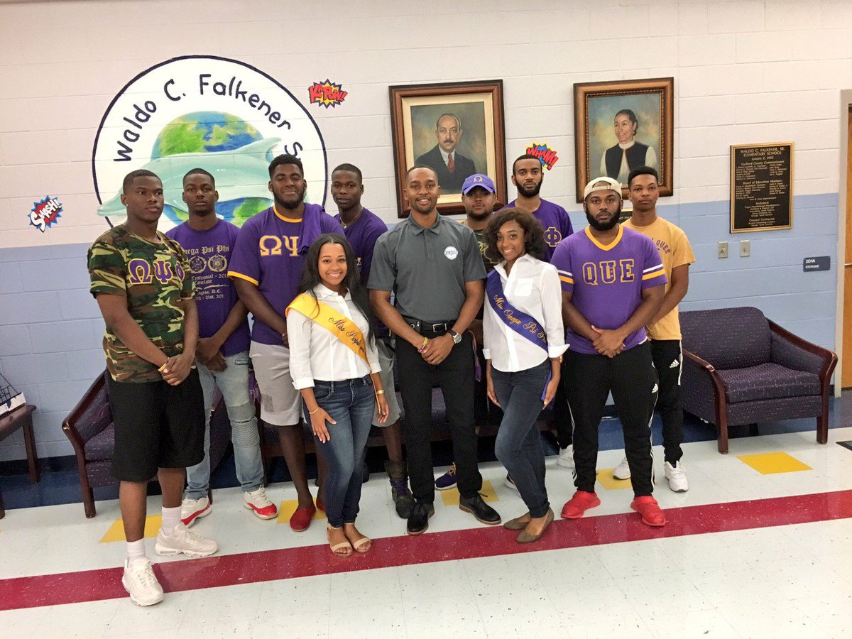 GCSchoolsNC's tweet photo. #GCSFirstDay2017 at @FalkenerES featured special guests from the @greensboroswarm & Omega Psi Phi Fraternity. https://t.co/CQT9K13tBP