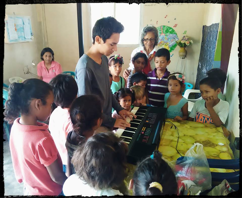 dhardyceli3's tweet photo. Distrito Anaco @avoranaco Iglesia Un Solo Pueblo  #Anaco Escuela bíblica de vacaciones,  Explosión musical con Jesus #Adventistas https://t.co/zIQVgrfSUP