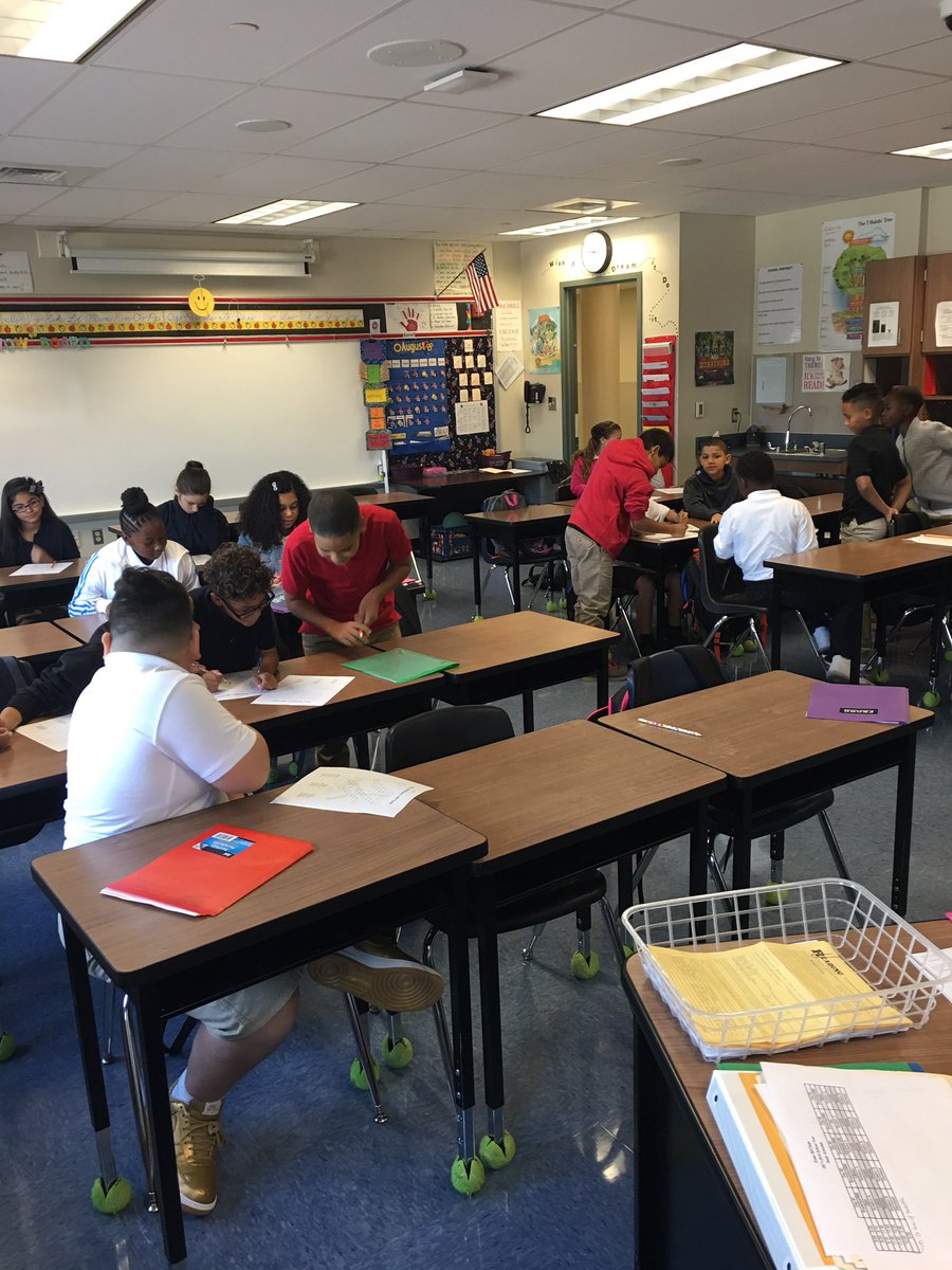 MrsMcCleanRSD's tweet photo. Already working together on Day 1!!! Can't wait to see these kids reach their goals this year! #RSDProud https://t.co/J5tWlRrAwp