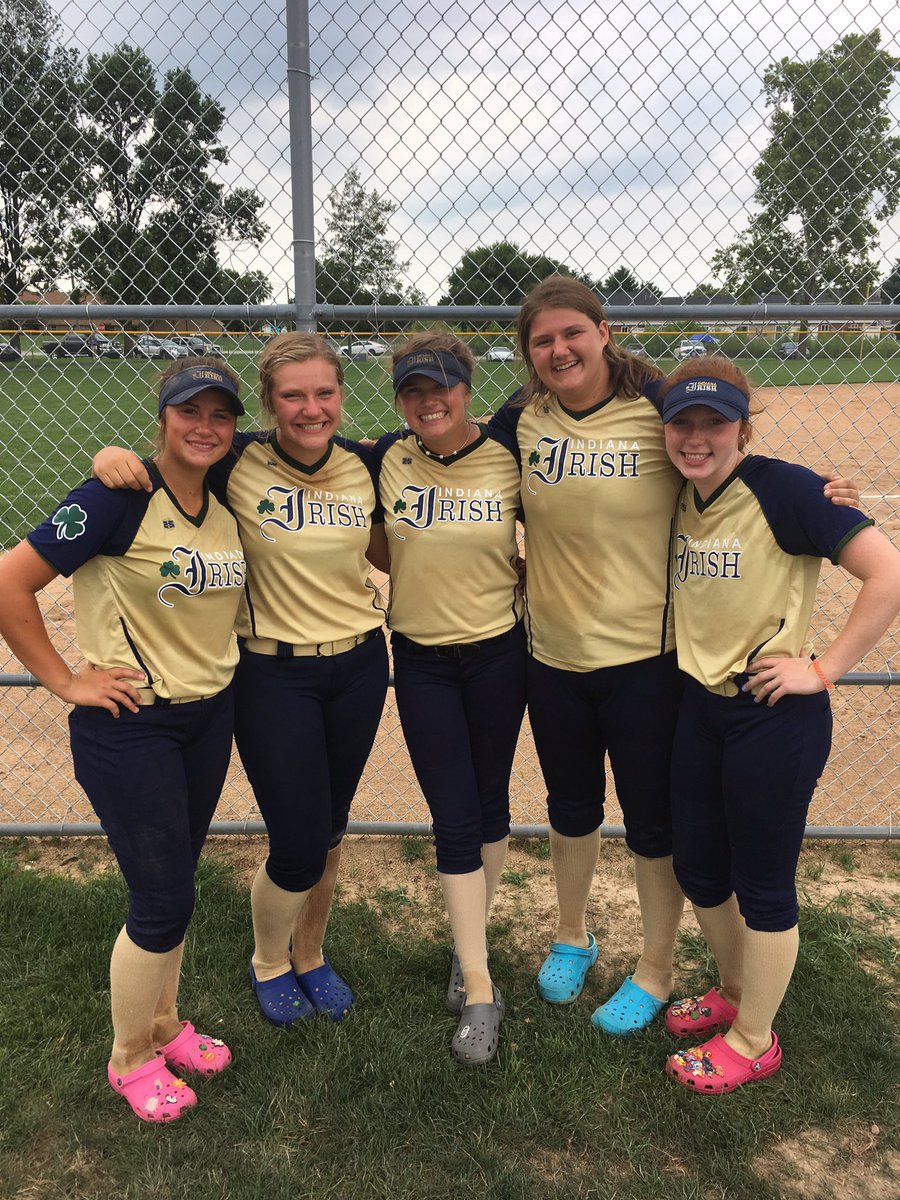 sam_i_am1279's tweet photo. happy bday jewels💎❤️ so glad we are sorta 2nd cousins that play sball together:) love ya @julia_skinner06 #letsdopushups https://t.co/pLZ25km3IE