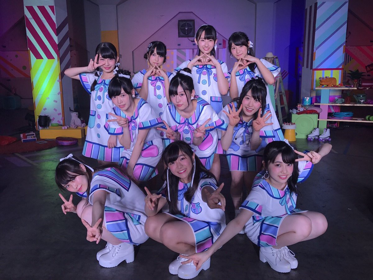 nenechan0927's tweet photo. HKT48、4期生です✨

一番下の左から
#豊永阿紀
#武田智加
#地頭江音々
2番目の左から
#運上弘菜
#月足天音
#小田彩加
一番上の左から
#堺萌香
#清水梨央
#松本日向
#宮﨑想乃

MVでは誰か分かりにくい所もあるかもしれないので気になった人を探す参考に✨ https://t.co/BJh2fK5SC6