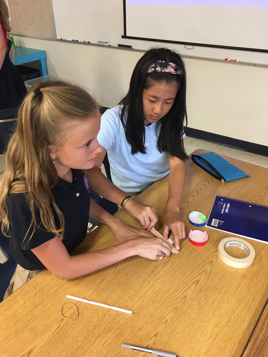 KWeidner1's tweet photo. The great pom pom launcher design challenge to start 8th grade science #cdslearns #scienceisawesome https://t.co/Md2QWIe3b6