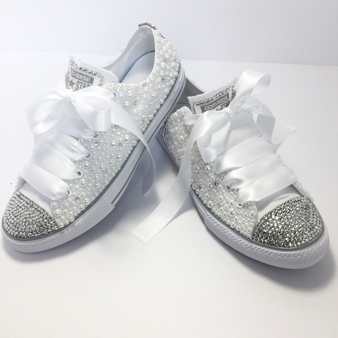 KolorpopDesignz's tweet photo. Handmade by Me! Follow me on IG #brideconverse #weddingconverse #ConversePublicAccess #customlook #weddingshoes #bling #handmade #diybride https://t.co/47BCaFwEsT