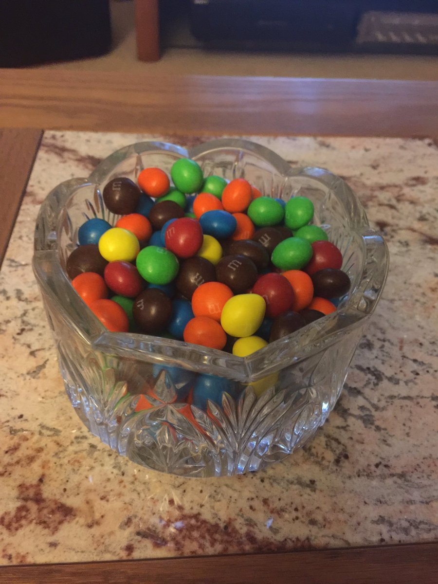 cathyang50's tweet photo. New Caramel M&Ms! 🤤🤤🤤 So far I've had 5 handfuls! #crackcandy https://t.co/s6S8am2YQ9