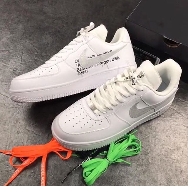 jupiterwayy's tweet photo. "AIR" 🚧 ©1982 https://t.co/nQsThb9h8B