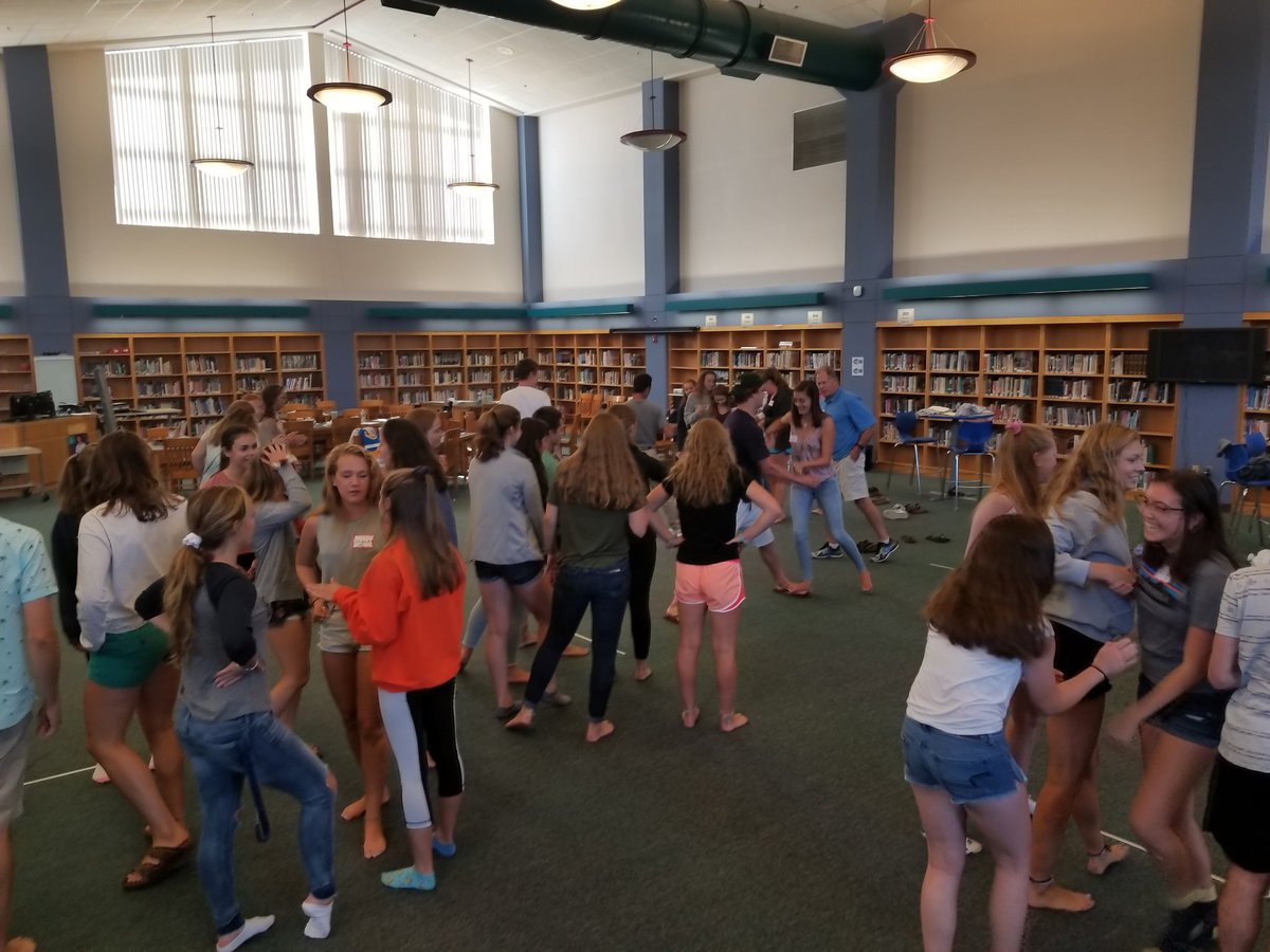 coretrainings's tweet photo. @bmenegoni Leadership Training with frosh leaders #laurengetup🤣 #solidgroup #seeuwednesday #cantwait #yourethedifference ❤❤ https://t.co/u3Kr3Olfwu