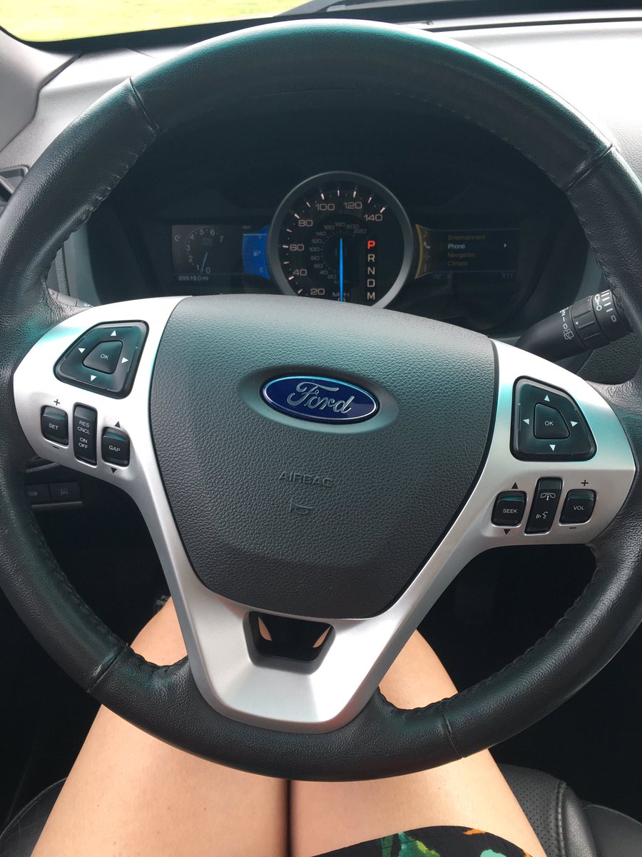 melegan03's tweet photo. Joined the Ford family today ❤️ So completely in love! @Ford #ExplorerLimited https://t.co/jvGEGf8wjp
