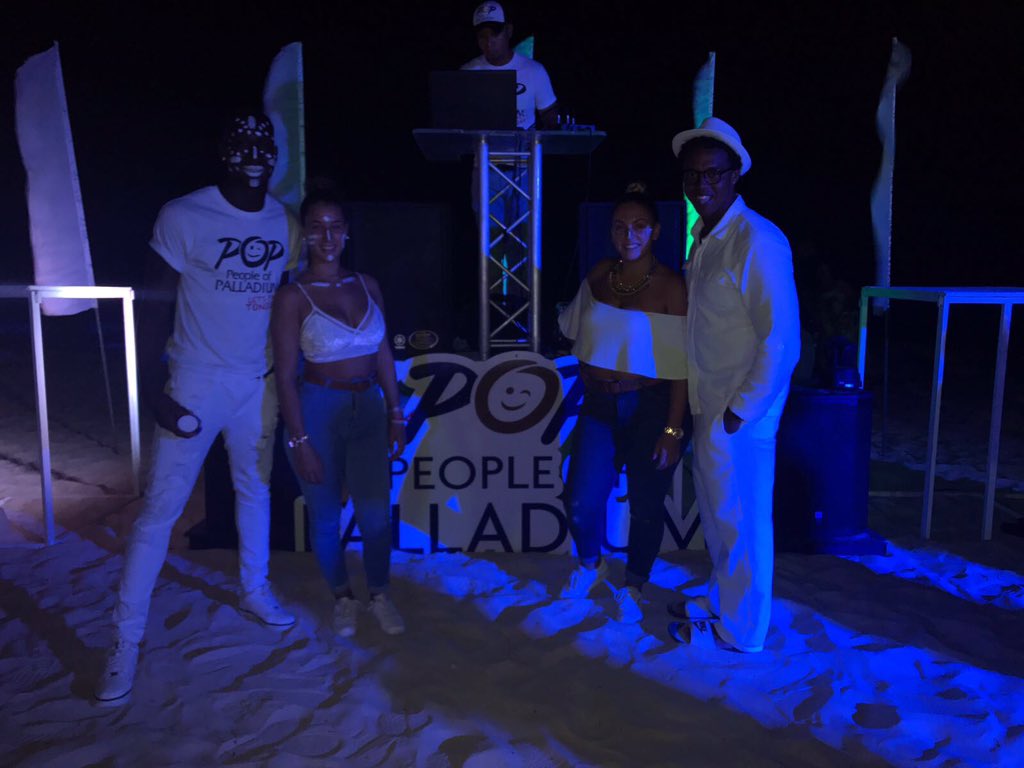 roosa05's tweet photo. #palladiumwhiteparty República Dominicana https://t.co/cErRNtOSwW