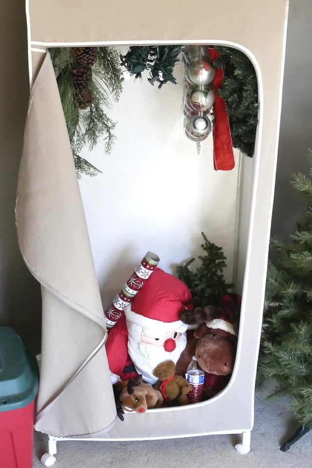 viralleakszone's tweet image. 7 Hassle-Free Ways to Store Your Christmas Decorations 
 V ... - viralleakszone.com/7-hassle-free-… #ChristmasDecorations #HolidayStorage ...