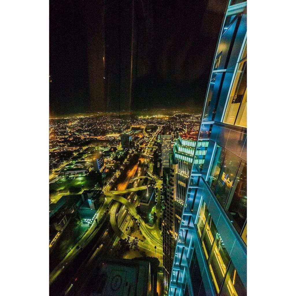 VONJAKO's tweet photo. "73rd Floor" photo by @vonjako  #skyline #wilshiregrand #losangeles #leica #73rdfloor #iphone7plus #natgeo #thephotosociety #intercontinent… https://t.co/ZPC3DVFcYy