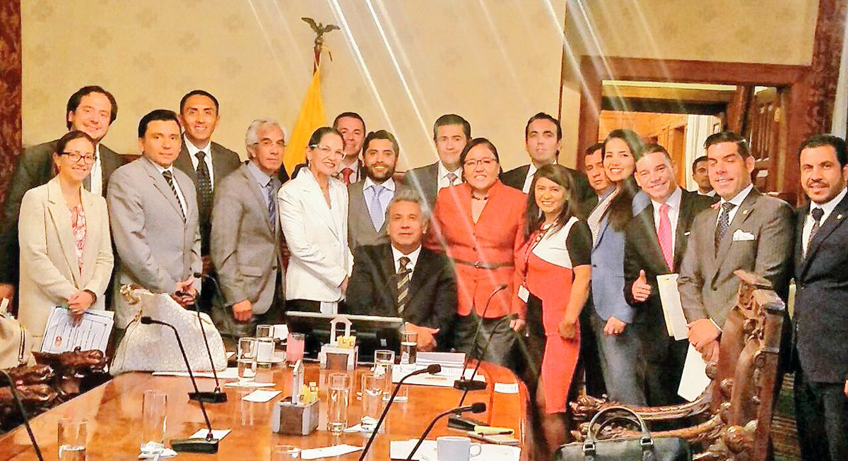 edissongarzong's tweet photo. #ConsejoProductivoTributario al servicio de #Ecuador y su más valioso tesoro: su gente ! | Gracias @Lenin por la confianza en este reto. https://t.co/VPGjCqMrTw