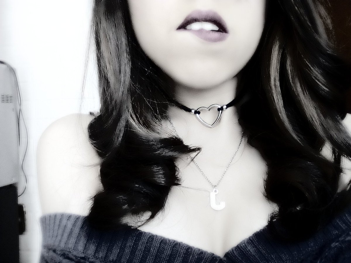 evaprincess13's tweet image. My lips clain your Kisses, 
My skin cries out for your caresses...🙈
#Bad_things 
#Bad_intentios