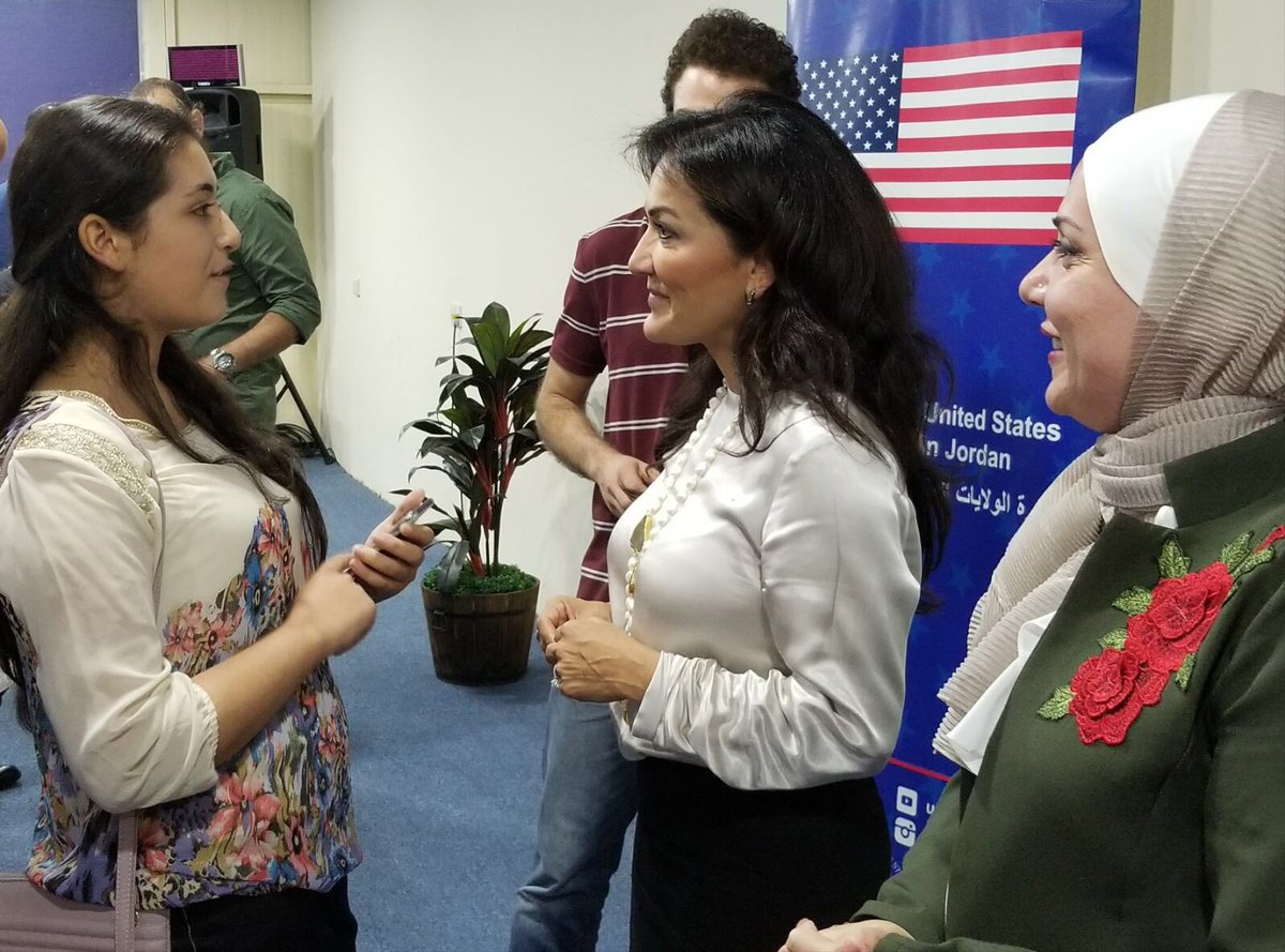 ninavaca's tweet photo. More from #Jordan! meeting with alumni of the U.S. embassy exchange programs @AMIDEASThq #InspiringEntrepreneurs #GISTBootCamp #leaders https://t.co/abn7waYvvV