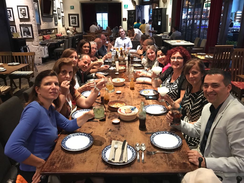 #ablaexpress After a hard day's work... Camaraderie. <a href="/alianzaeduuy/">Alianza</a> @IMNRC <a href="/IIPState/">International Information Programs</a> <a href="/usembassyMVD/">U.S. Embassy Uruguay</a>
