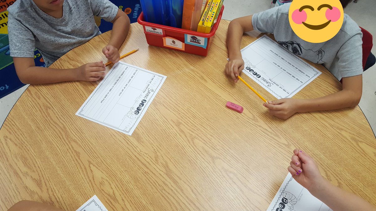 Teach4thDL's tweet image. Today my class attempted to save Fred! 🐛@CambridgeElem  #teamwork #engagedclass #STEM #ahisdelem