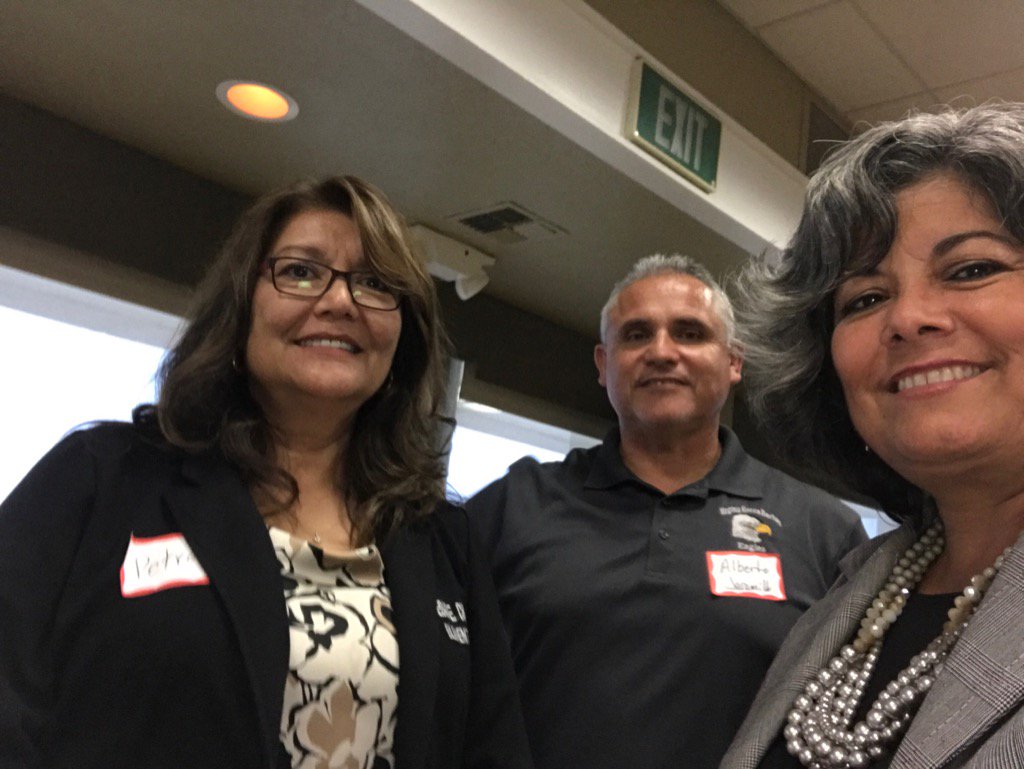 Go_ChavezEagles's tweet photo. Enjoying ACSA Welcome back with Mr and Mrs Jaramillo. Have a great 2017-18! https://t.co/7ffFNiwHeU