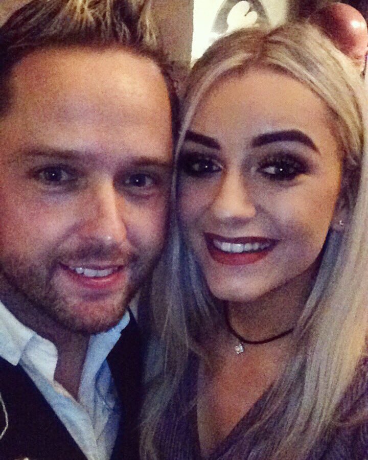_demimoorexo's tweet photo. Great night at @derekryanmusic ✌🏻😃.. getting better every time 🙌🏻 #standardselfie #filtered 😂😂 https://t.co/eYadwO8VuK