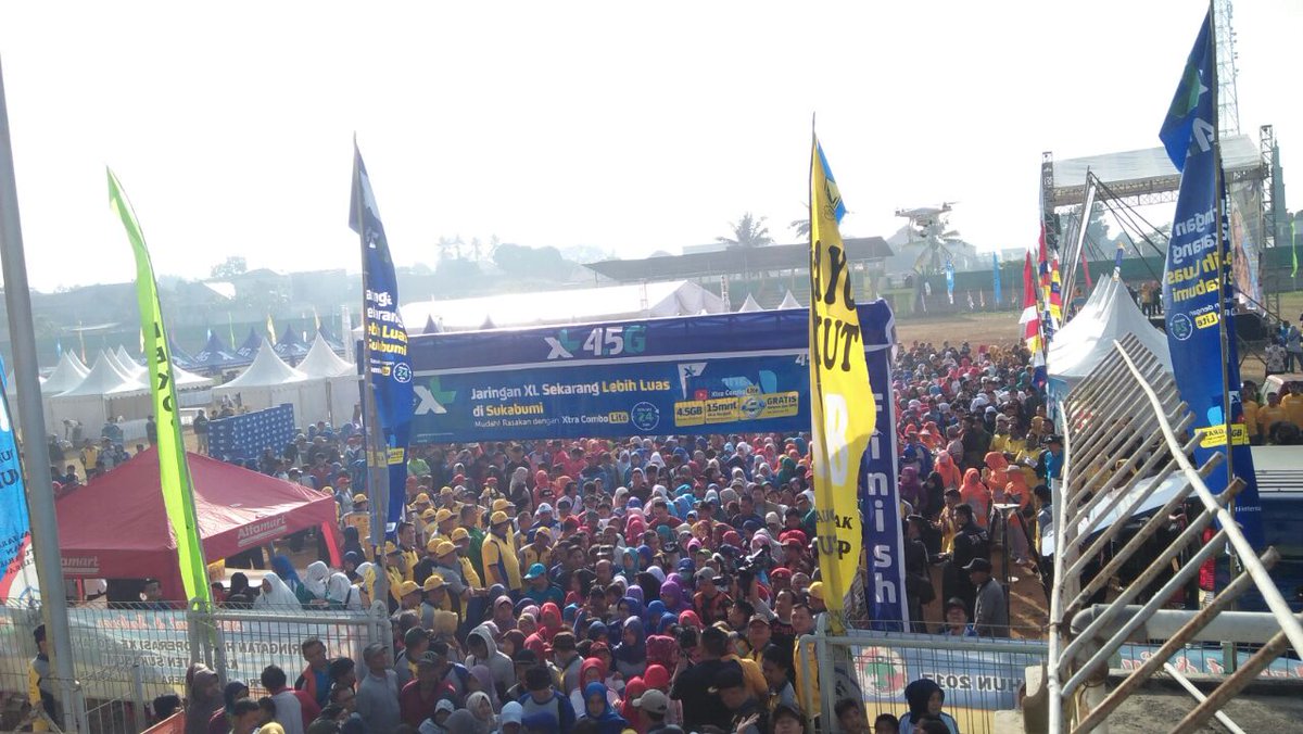 Suasana saat Fun walk sukabumi di mulai
#XL4GLTESukabumi