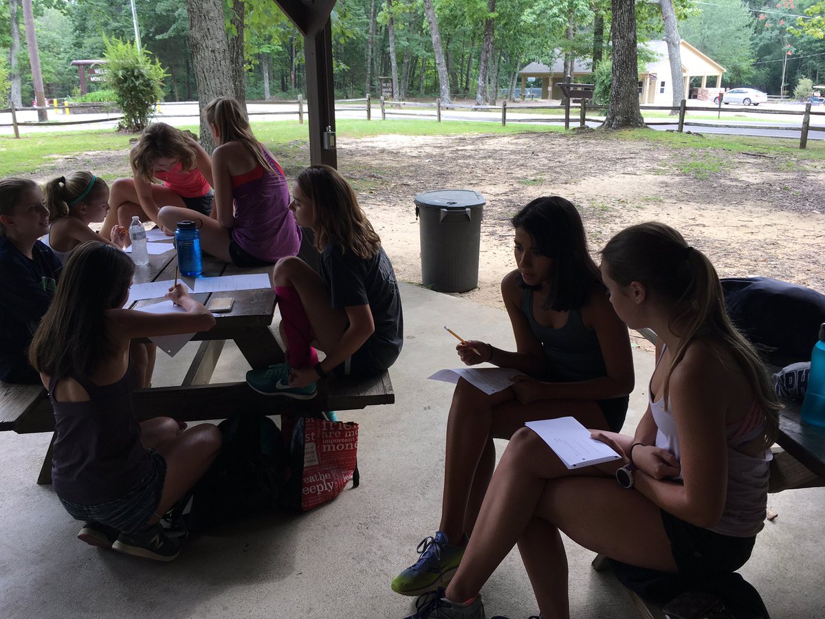 RRaidersCC's tweet photo. Goal setting Monday! Raiders XC setting sights on the main goal, fitness for all! What's your goal? #settingoals #yourgoalmygoalourgoal https://t.co/DfCKf5ZS0E