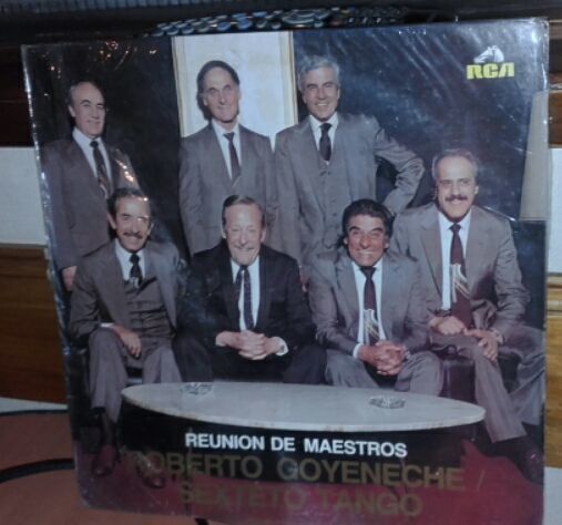 ahem927's tweet photo. #VINILANDIA
#RobertoGoyeneche
#SextetoTango
La2x4 #AHEM https://t.co/afQBn6q6dC https://t.co/JtvUJzvb73