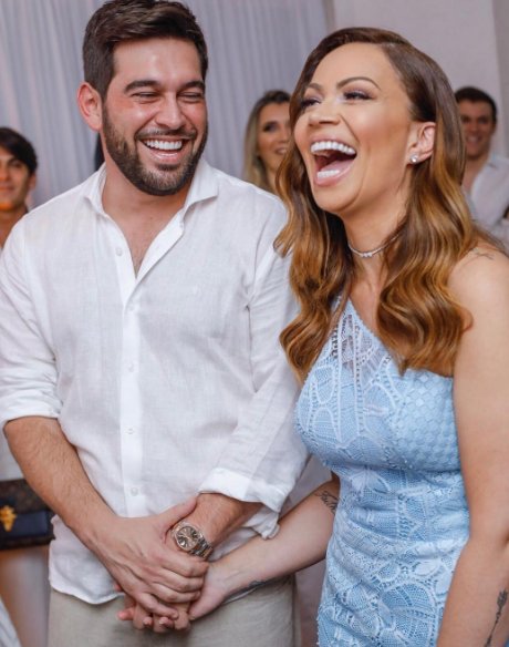 SBTMaquina's tweet photo. Olha que casal LINDO!! #MaquinaDaFama #SolAlmeidanoMaquinaDaFama https://t.co/8GT2ivflsg