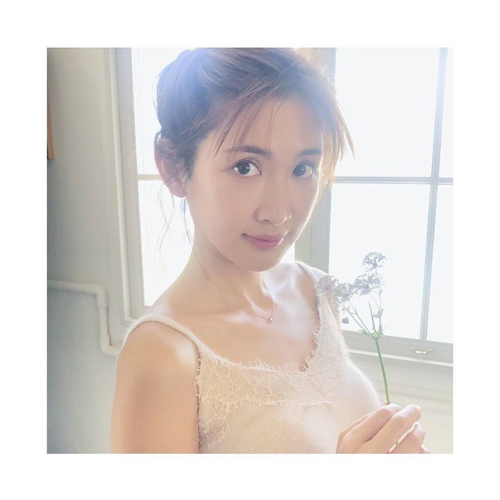 Sweet 紗栄子ちゃんとサマンサティアラの撮影 ジュエリー ニットキャミの柔らかいヌケ感が相当可愛いんです 8 10に発売した9月号をチェック 紗栄子 サマンサティアラ ジュエリー Samantha Thavasa Group スウィート スウィート編集ym T Sweet 紗栄子ちゃんとサマンサティアラの撮影 ジュエリー ニットキャミの柔らかいヌケ感が相当可愛いんです 8 10に発売した9月号をチェック 紗栄子 サマンサティアラ ジュエリー Samantha Thavasa Group スウィート スウィート編集ym T