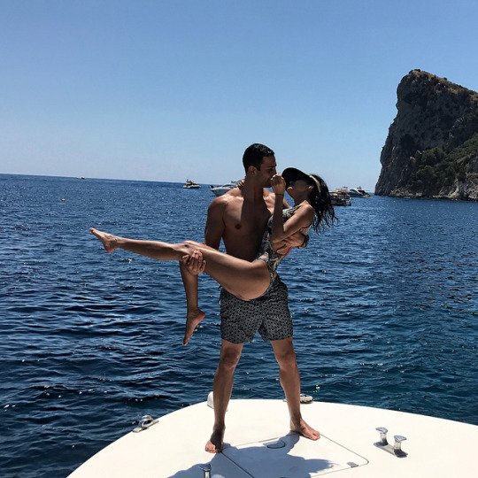 Match_making11's tweet image. "I don't wanna be your favorite, I wanna be your only." 
Looking for serious relationship, sign up at richsinglesdatingapp.com.#dating #love