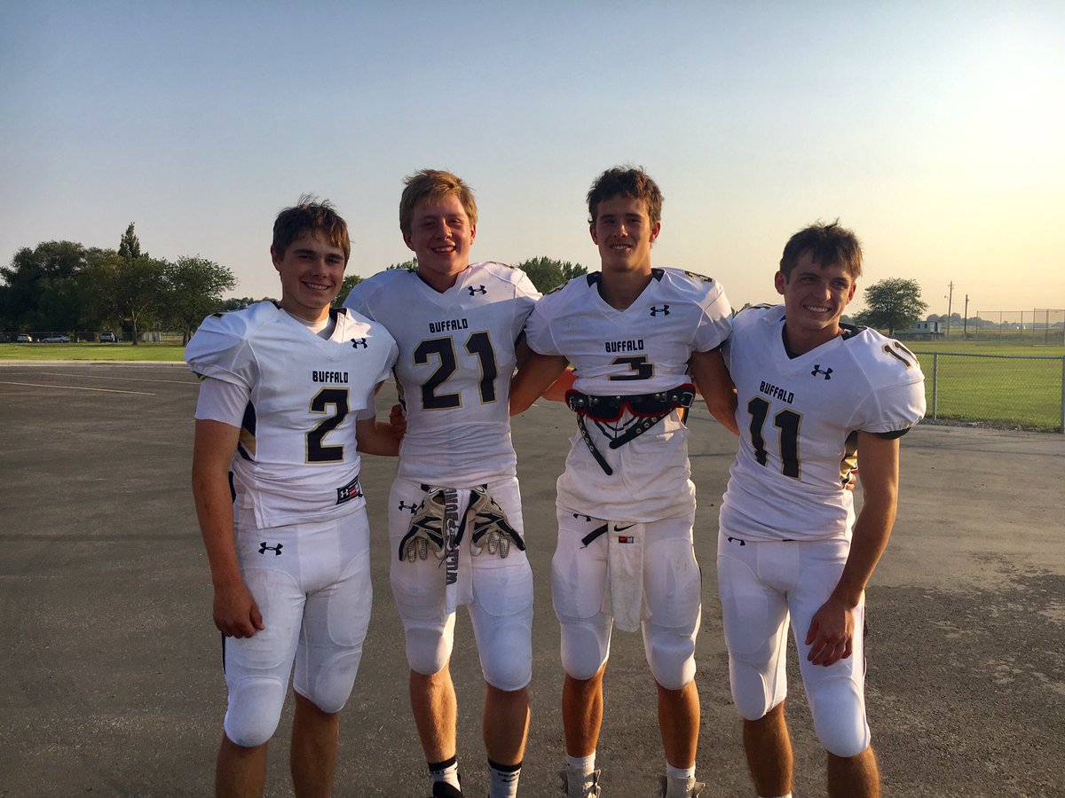 CalebJones_32's tweet photo. Good way to start this season, #blessed#myboys https://t.co/8RhcClVnyN
