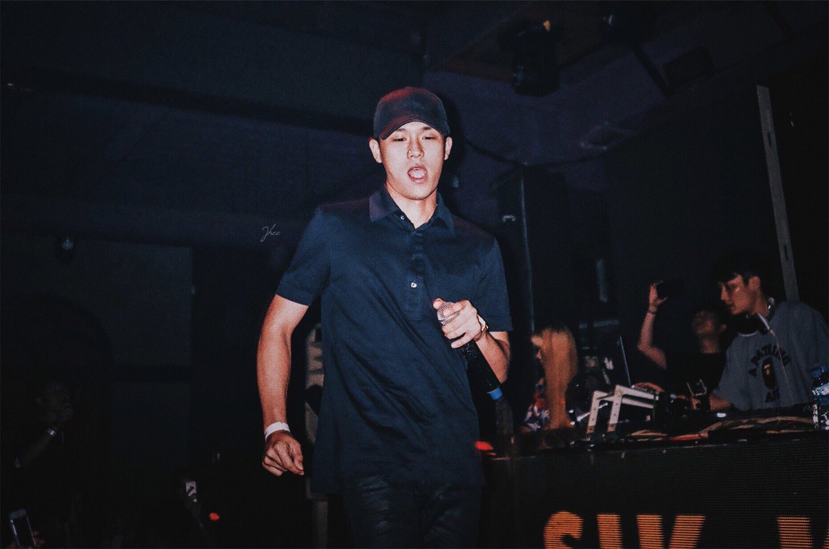younghotyellow's tweet photo. by @heeepang https://t.co/P6RQgKjQET