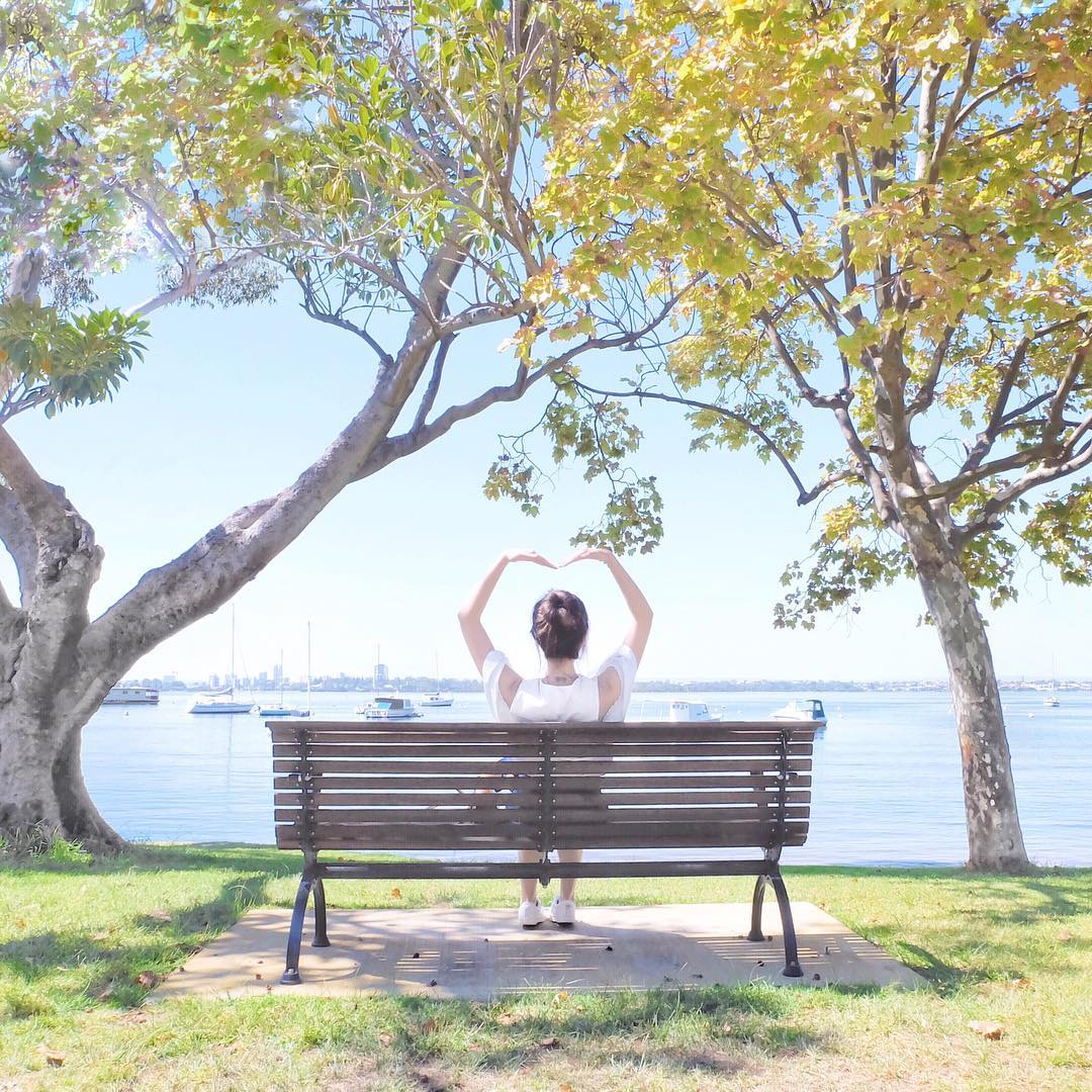 MhegaKim's tweet photo. When you see a perfect dating spot but you come by yourself. #singlepose #mhegsstraveldiary https://t.co/CgaRnaPRw7