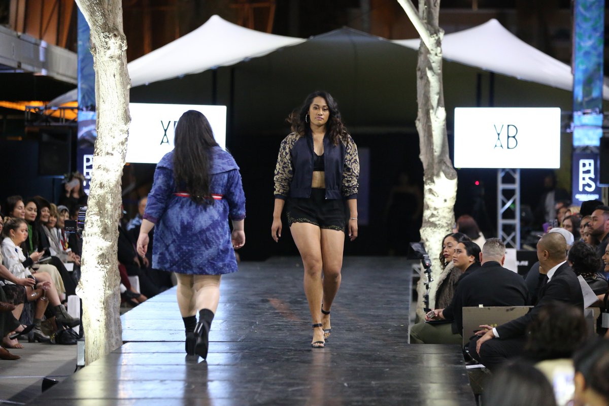PffsnzFusion's tweet photo. Reppin our plus size ladies with the curves- @dee_victria #VABdesignz Crowd faves judging by the applause. Judge faves=winner! Congrats Dee! https://t.co/cWghTwZzaB