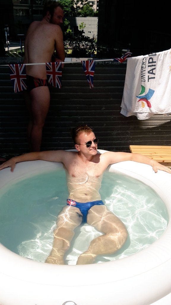 SpaceClinics's tweet photo. At last @UniofBath Team Bath physio Jack Dawkins is persuaded by Water Polo to try ice baths in our @BUCSsport Zen Garden #TargetGREATNESS https://t.co/WUG4B8B0S5