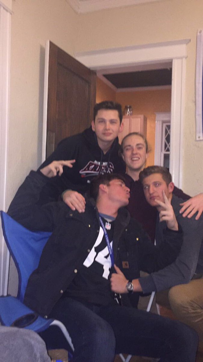 kjfitz40's tweet photo. Happy birthday to my boy Sammy, keep it real bro 😤🔥 @samwich_10 https://t.co/DjvlTePFTH