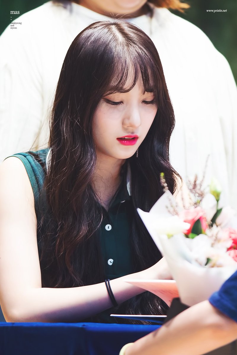 MAS_PLDZ's tweet photo. 170827 #Pristin 목동 팬싸인회
#프리스틴 #Roa #로아

💐

https://t.co/xLThBZKfzj https://t.co/y6iPyQ3VN3