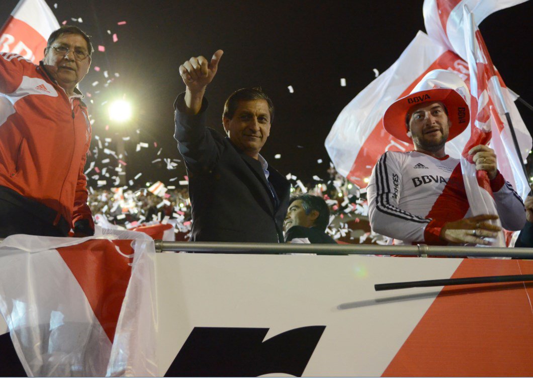 SC_ESPN's tweet photo. ¡Ahí viene Ramón! El Pelado Díaz celebra sus 58 años y vos, fanático de River, lo tenés que saludar con un merecido RT. ¡Felicidades! https://t.co/o8xarx8wCj