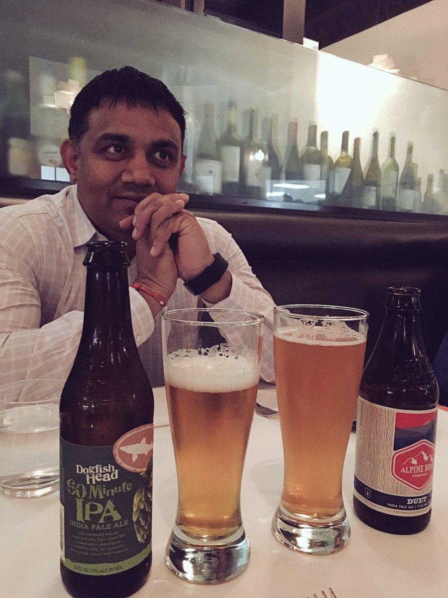 prabhu_b's tweet photo. ๐บ'o clock with @vWilmo @TorreAvellino @ABhavin ! #vmware2017 https://t.co/UTbKPupncw
