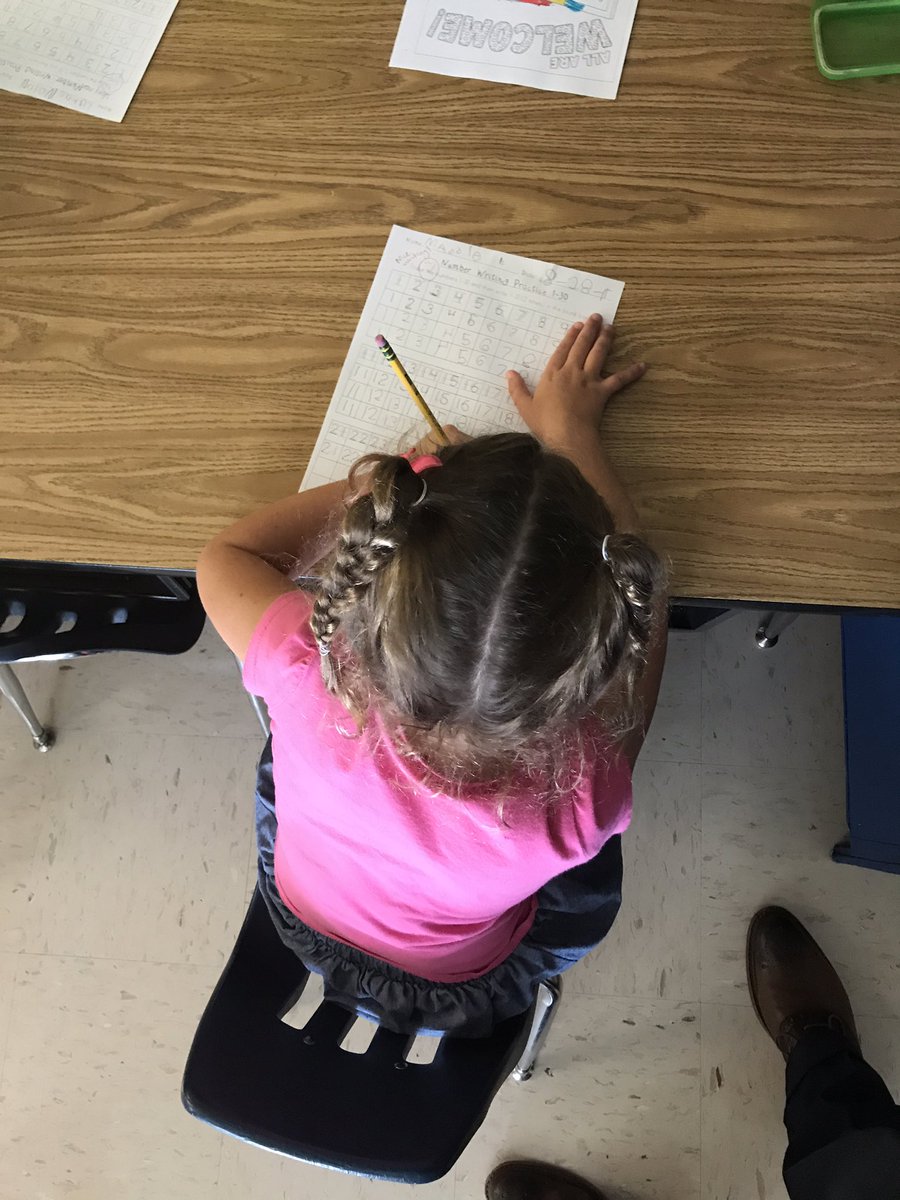 mrmarkgarrett's tweet photo. Check out this young @mes_bulldogs southpaw already doing a great job with writing on opening day @McDowell590! #McFirstDay https://t.co/HmJX0N1NCu