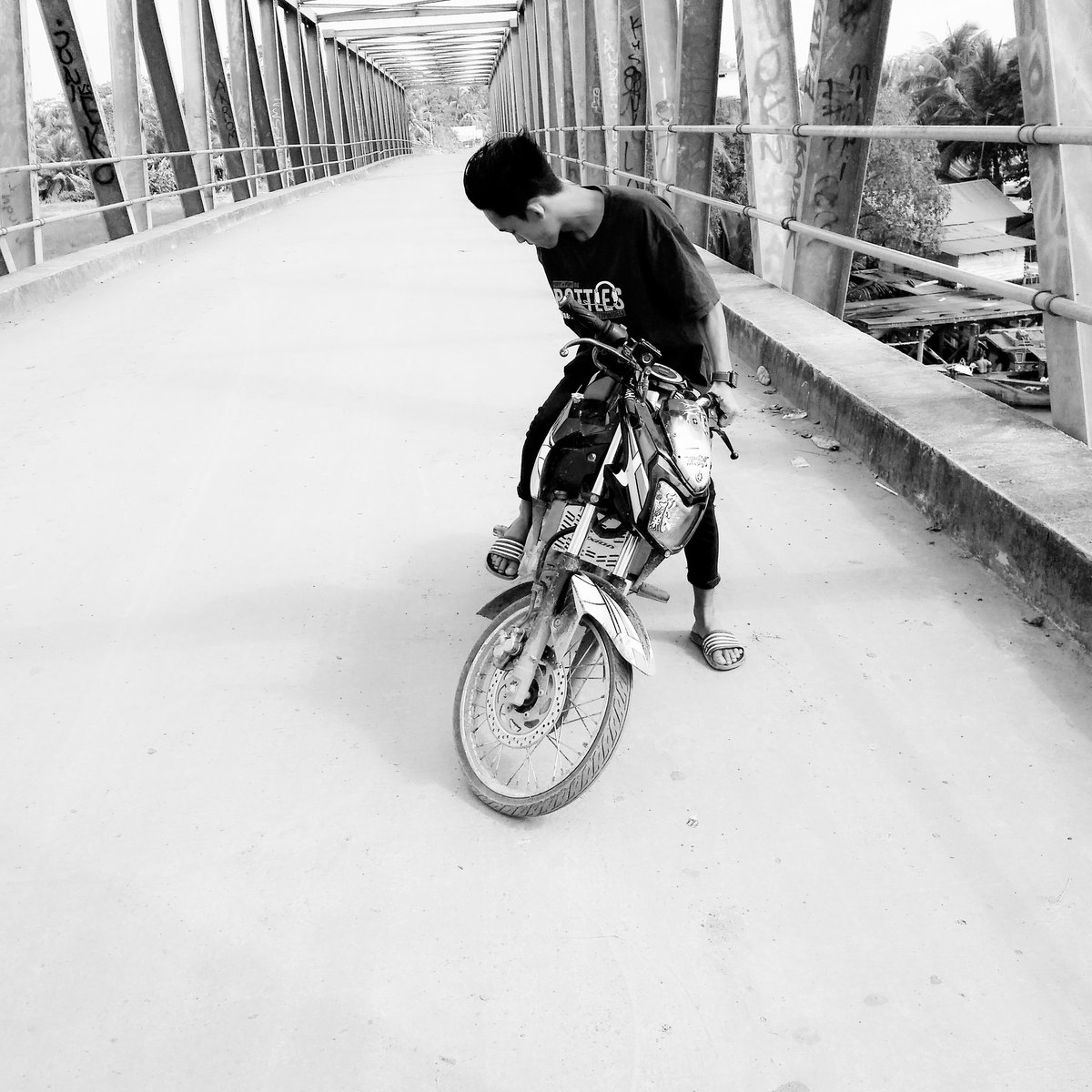 AryMarsella's tweet photo. Kurang piknik https://t.co/QisOKnWM09