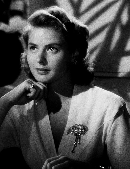 Parlights's tweet photo. Today in Theatre History, 1915: Actress Ingrid Bergman born in Stockholm, Sweden. Seen here as Ilsa in Casablanca (1942) #TiTH https://t.co/LrnWN8gvNF