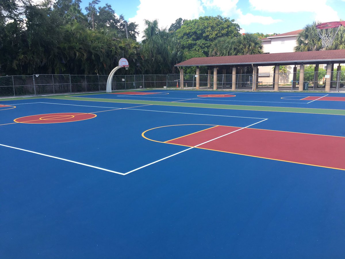 CSportSurfaces's tweet photo. Fantastic installation of two #plexipave basketball courts at Sunset Elementary by @McCourtTennis! 🏀 🏀 #basketballlife #plexipave #CSS https://t.co/qLUgTS8zHM