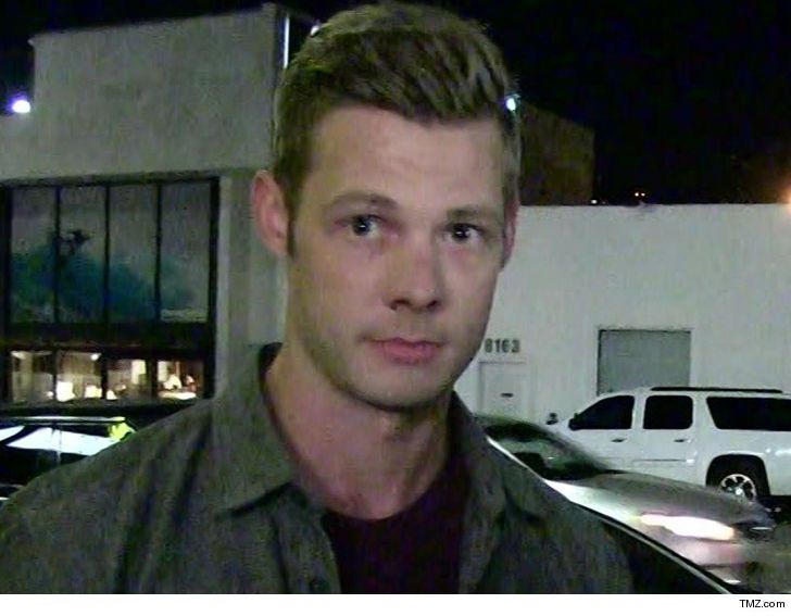 fairedelargents's tweet photo. 'Pretty Little Liars' Star Brandon Jones Gets Jail Time for Gun Dispute with Neighbor https://t.co/ylSkrzYenu https://t.co/LqpMIM36zD