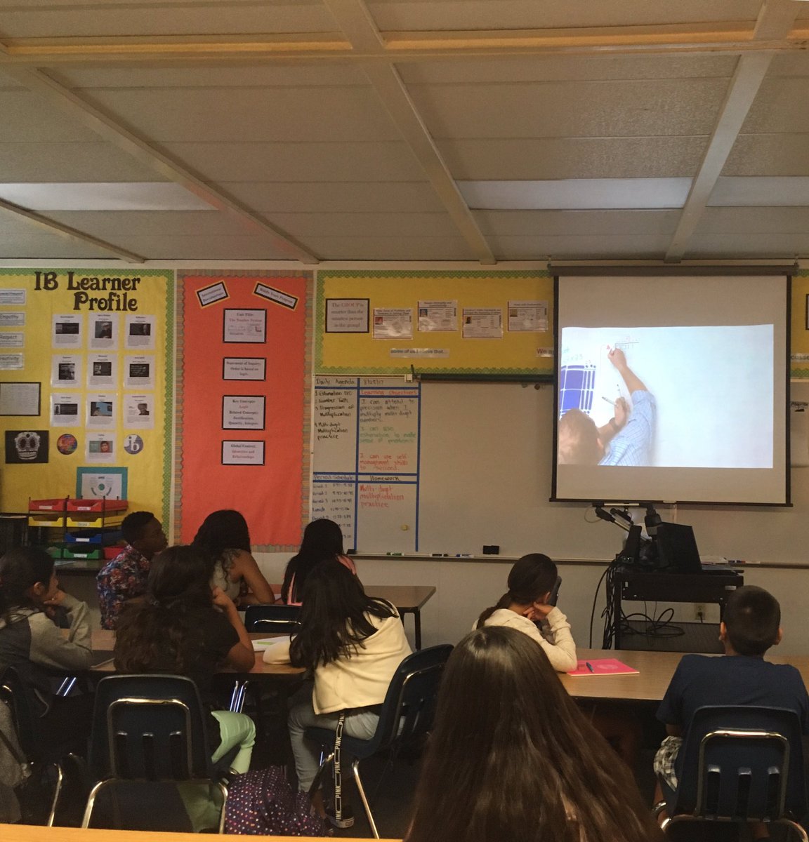 rosesanchez010's tweet photo. Starting off the year right with Estimation180 @mr_stadel &amp; the progression of multiplication @gfletchy #NumberSense @ADES_SMUSD https://t.co/cQZEDYl3Mu