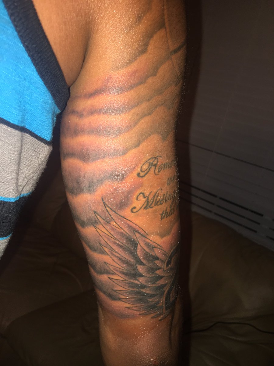 hiantonio23's tweet photo. Half sleeve complete, do it for you bro! I love you Kelly โค๏ธ #PlayForKelly https://t.co/WjnBH2YYVI