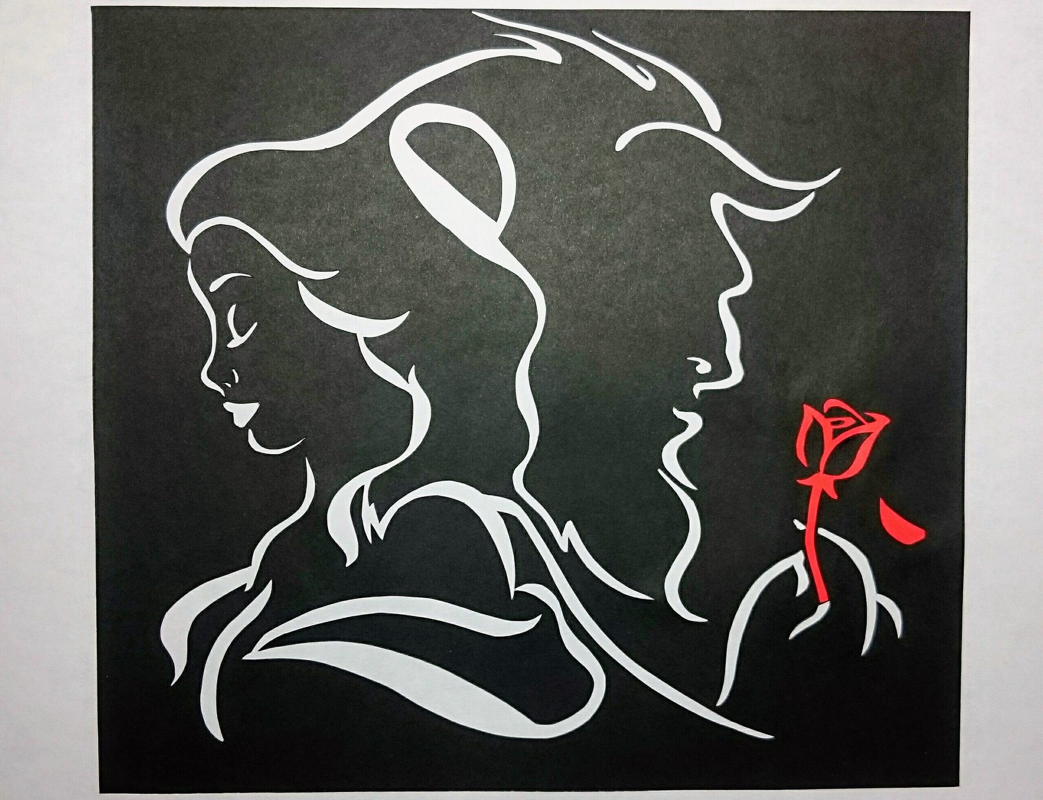 تويتر Junjun على تويتر 切り絵 美女と野獣 美女と野獣のシルエットを切ってみました シルエットだけでもいい感じ 何度見ても素敵な映画だなー 切り絵 美女と野獣 T Co 3cy5lz6gxb