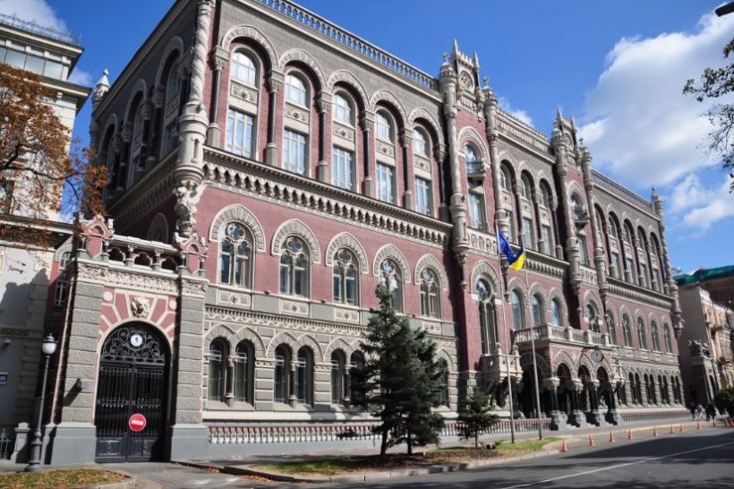 У Порошенка є два претенденти на голову НБУ
rbn.cc/ua/news/8115-u…